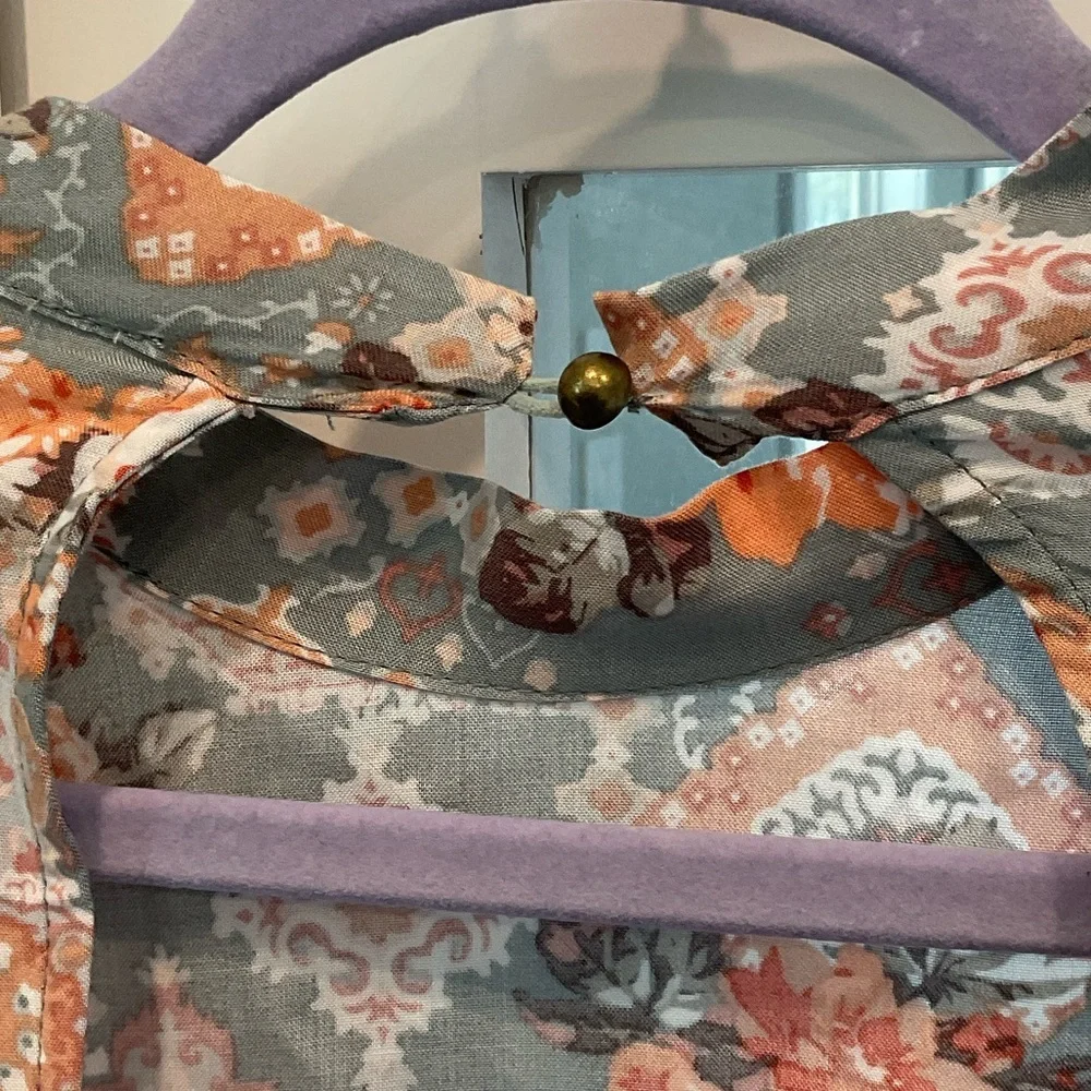 Savanna Jane Women’s Floral Gray and Orange Blouse Size Large - Picture 5 of 7